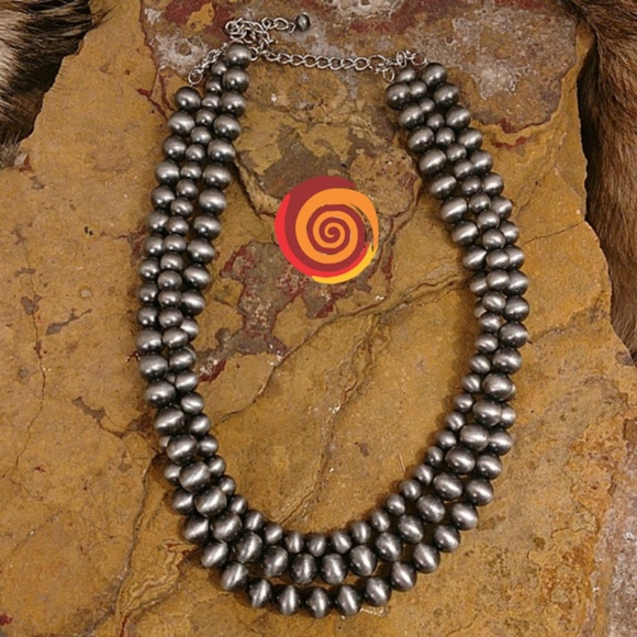Western Navajo Pearls 3 Strand - Picture 4 of 4